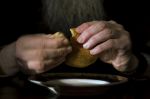 G�ti Gy�rgy G�tiFot� - GATI Father Isido with Bread
